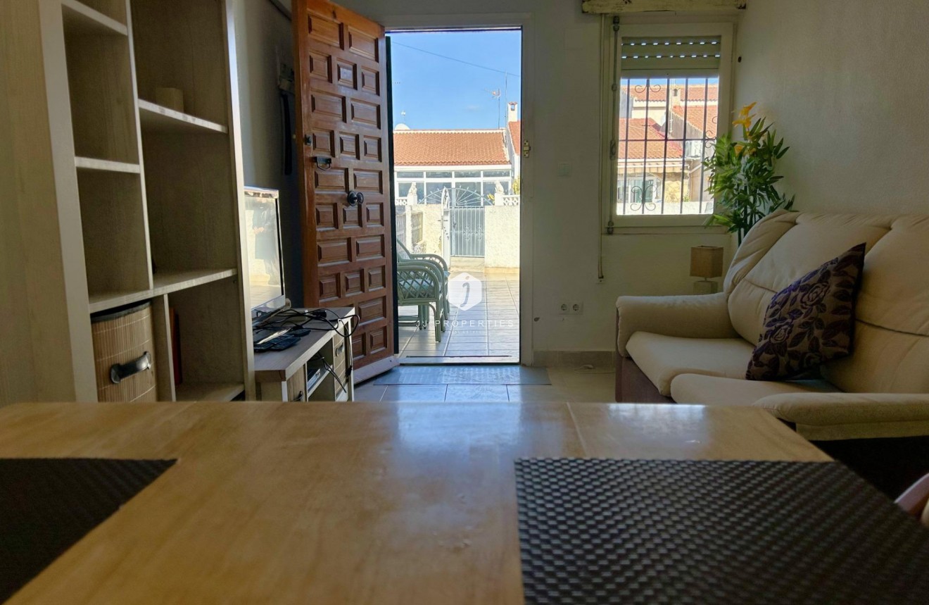 Tweedehands - Bungalow -
Torrevieja - El Limonar