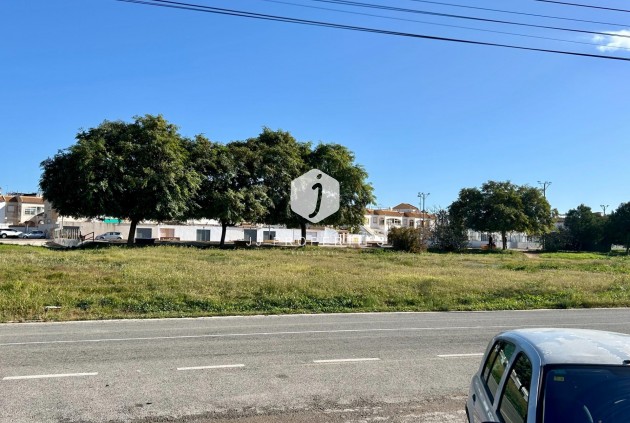 Tweedehands - Bungalow -
Torrevieja - El Limonar