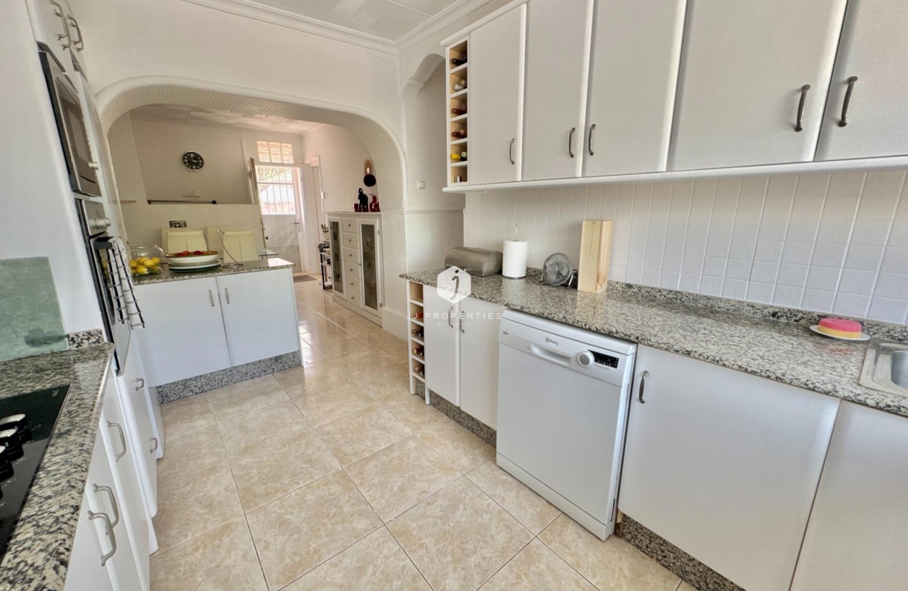 Tweedehands - Villa -
Dolores - Comunidad Valenciana