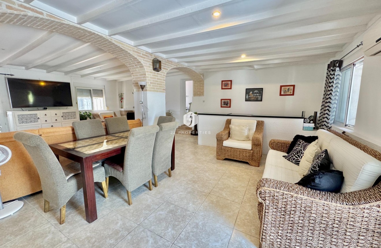 Tweedehands - Villa -
Dolores - Comunidad Valenciana