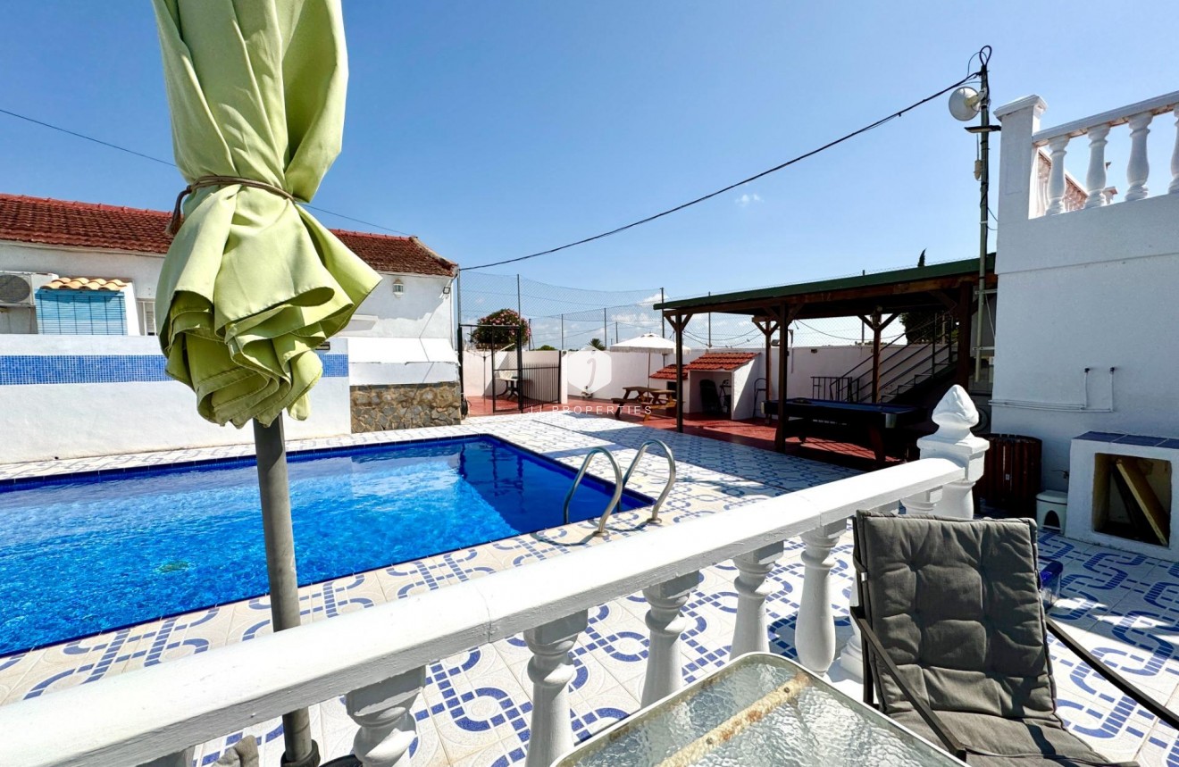 Tweedehands - Villa -
Dolores - Comunidad Valenciana