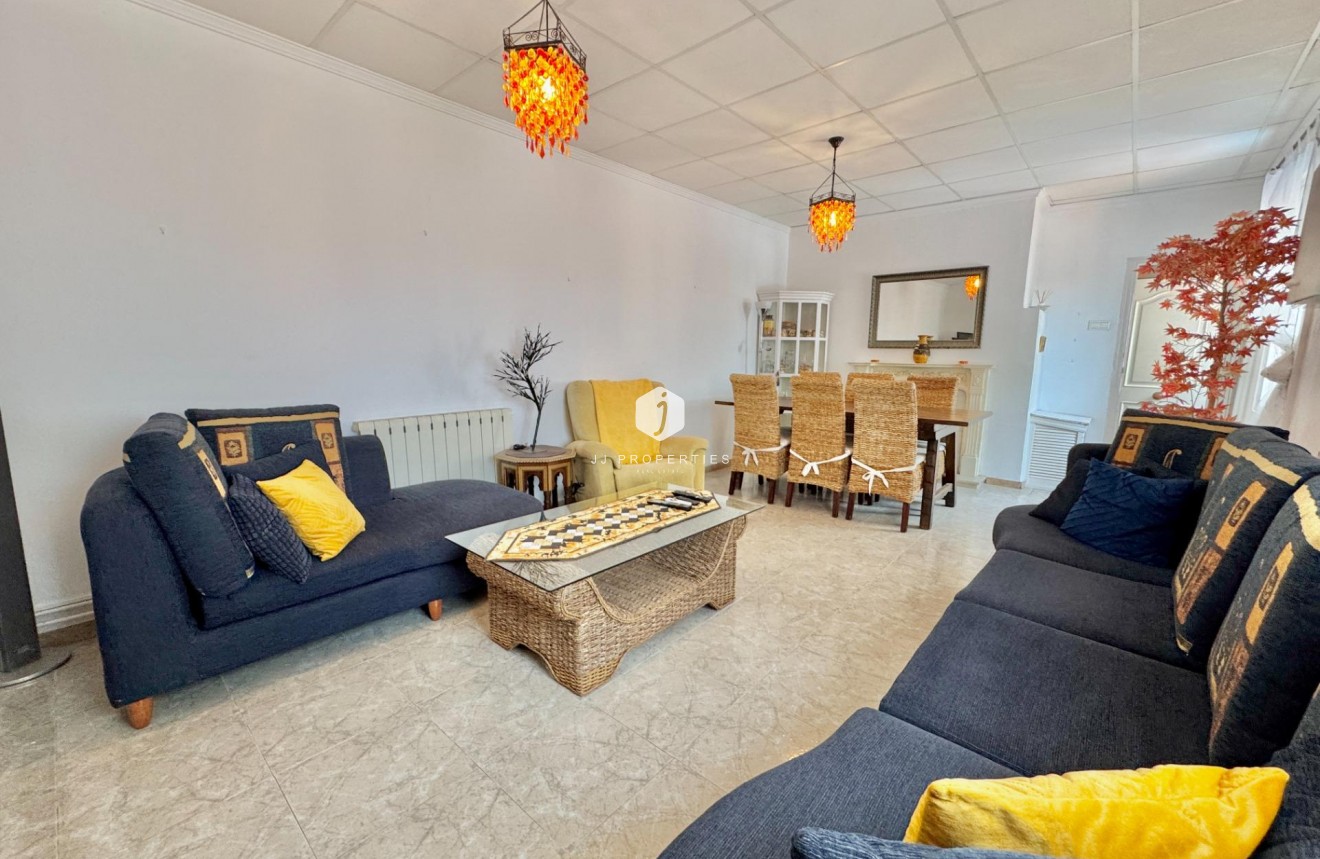 Tweedehands - Villa -
Dolores - Comunidad Valenciana