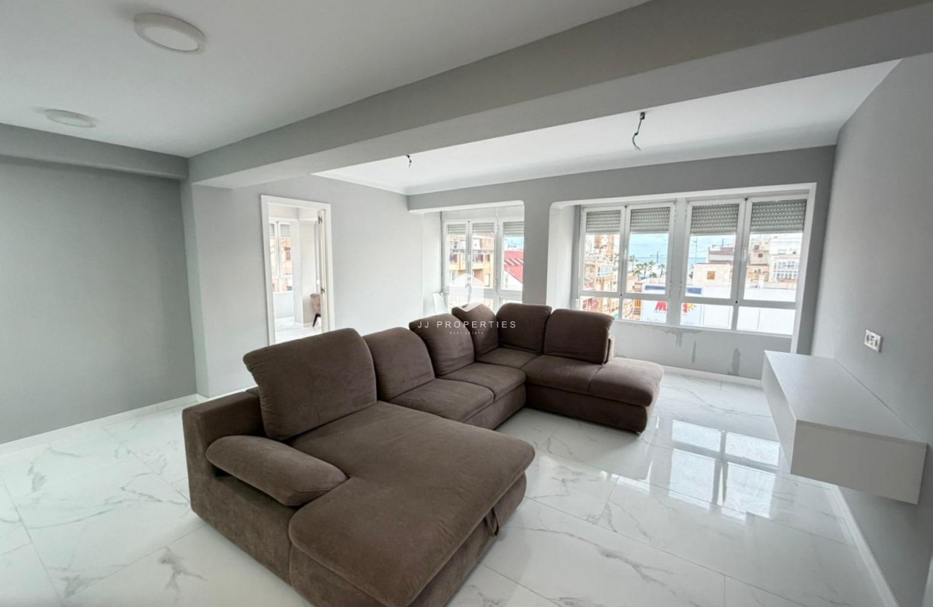 Tweedehands - Appartement / flat -
Torrevieja - Playa del Cura