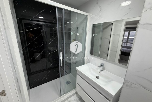 Tweedehands - Appartement / flat -
Torrevieja - Playa del Cura