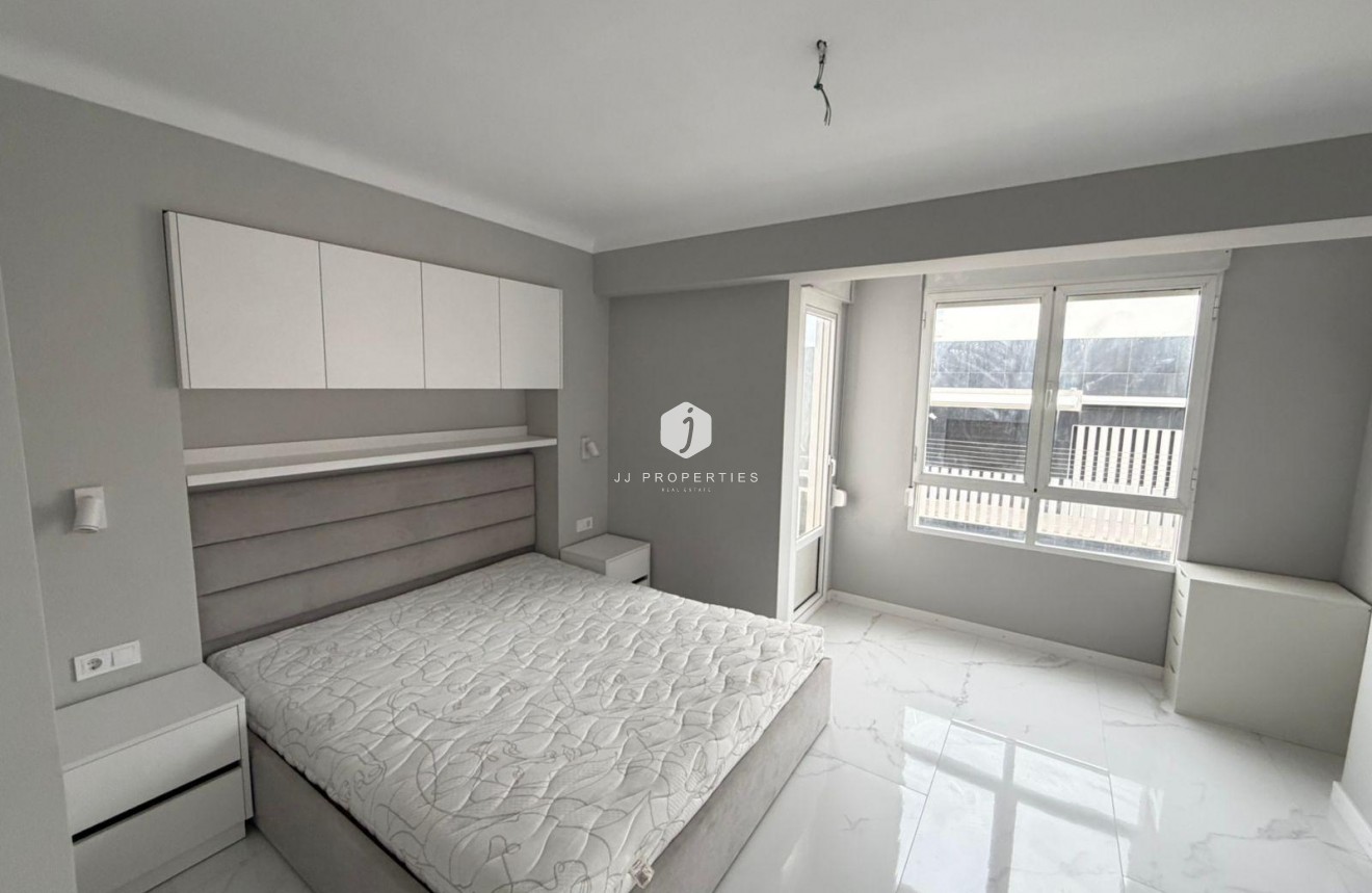 Tweedehands - Appartement / flat -
Torrevieja - Playa del Cura