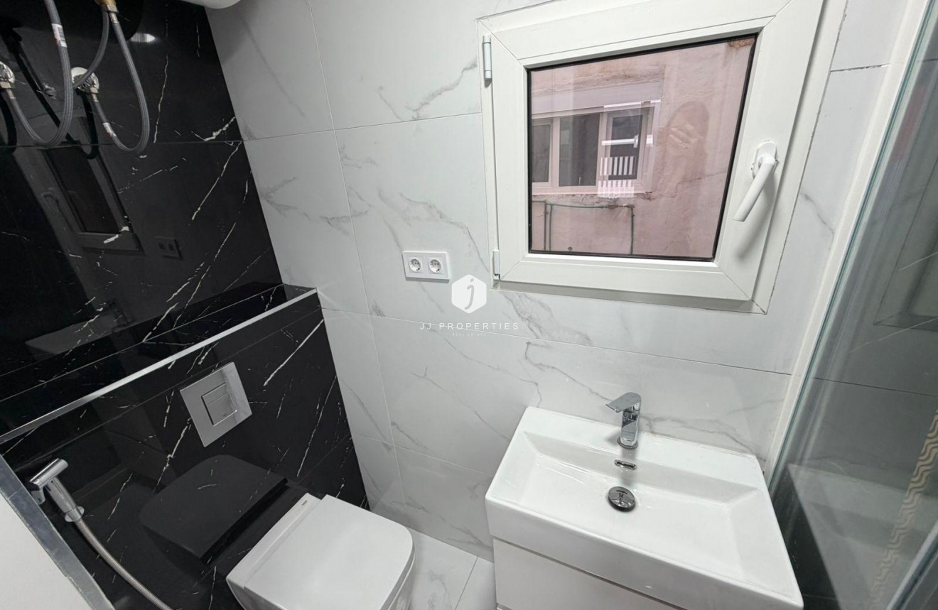 Tweedehands - Appartement / flat -
Torrevieja - Playa del Cura