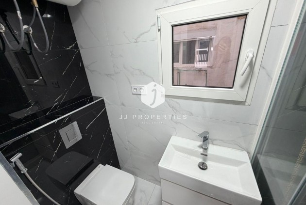 Tweedehands - Appartement / flat -
Torrevieja - Playa del Cura