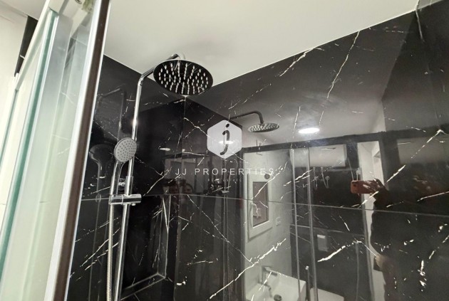 Tweedehands - Appartement / flat -
Torrevieja - Playa del Cura