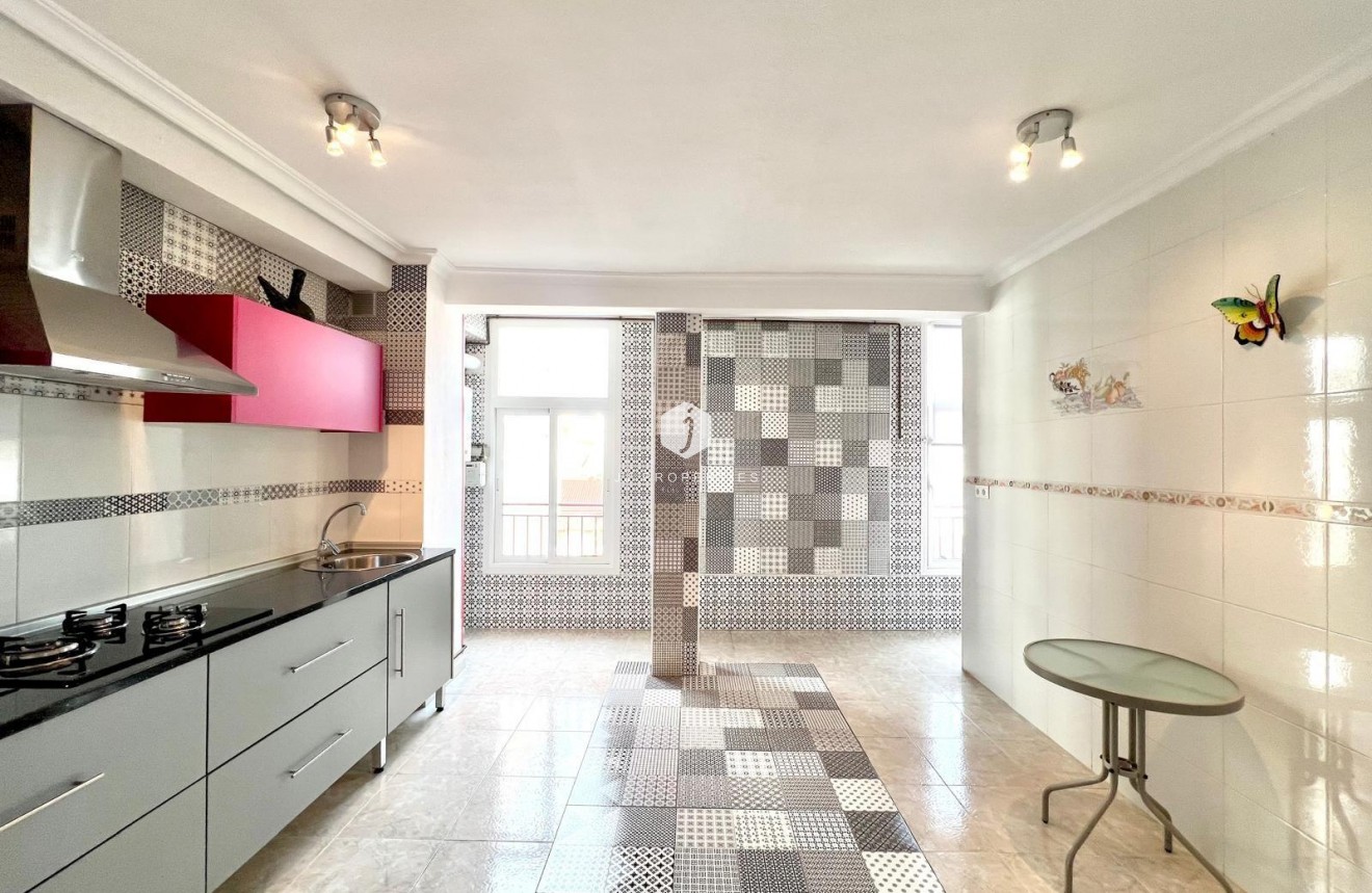 Tweedehands - Appartement / flat -
Torrevieja - Paseo maritimo