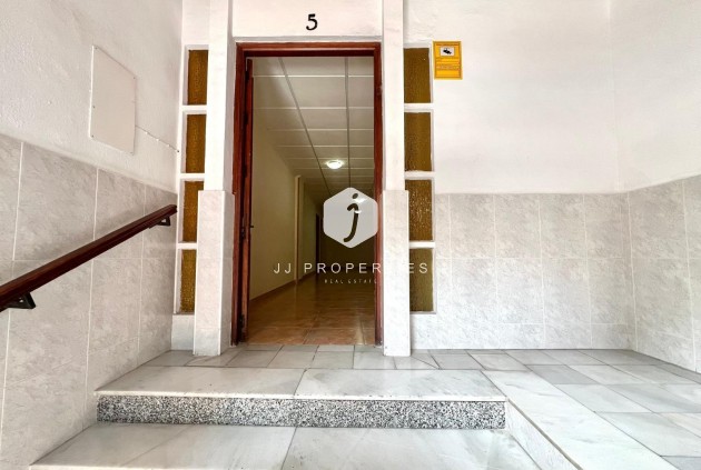 Tweedehands - Appartement / flat -
Torrevieja - Paseo maritimo