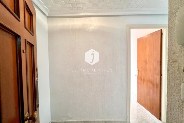 Tweedehands - Appartement / flat -
Torrevieja - Paseo maritimo