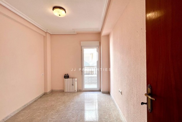 Tweedehands - Appartement / flat -
Torrevieja - Paseo maritimo