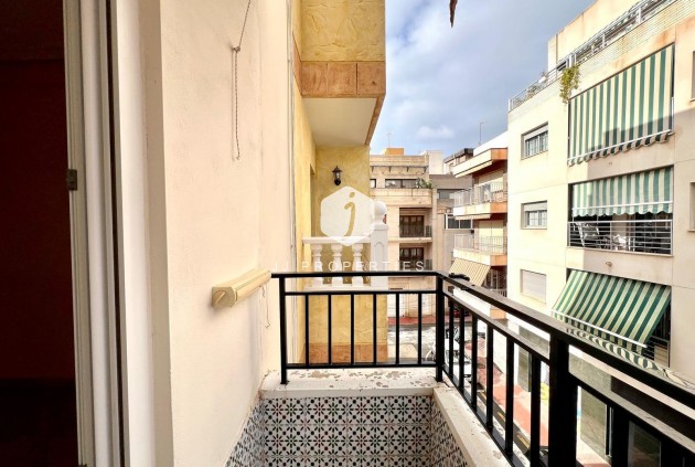 Tweedehands - Appartement / flat -
Torrevieja - Paseo maritimo