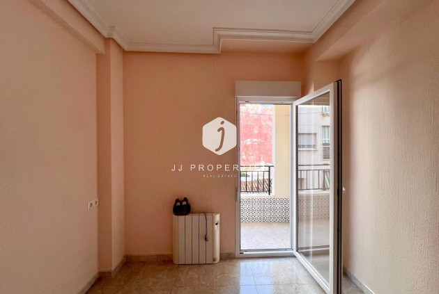 Tweedehands - Appartement / flat -
Torrevieja - Paseo maritimo