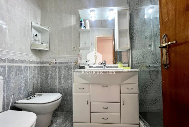 Tweedehands - Appartement / flat -
Torrevieja - Paseo maritimo