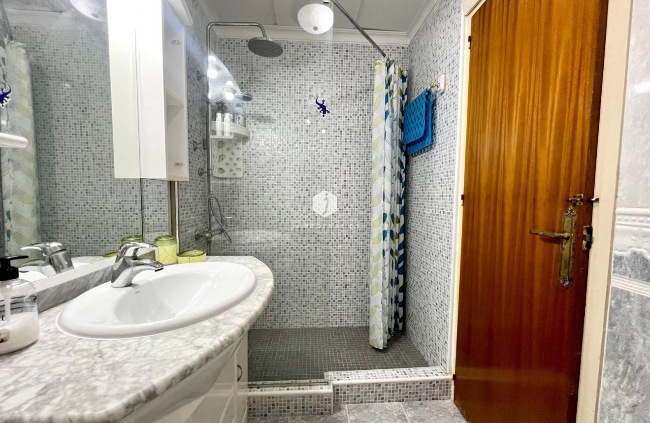 Tweedehands - Appartement / flat -
Torrevieja - Paseo maritimo