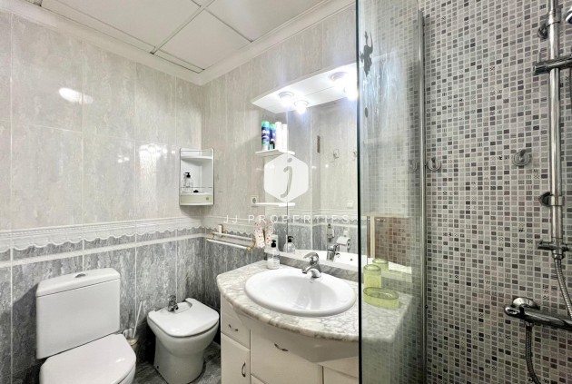 Tweedehands - Appartement / flat -
Torrevieja - Paseo maritimo