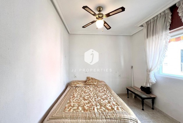 Tweedehands - Appartement / flat -
Torrevieja - Paseo maritimo