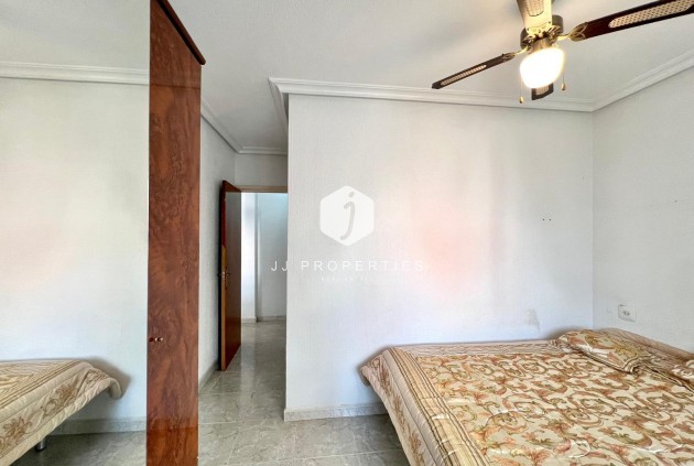 Tweedehands - Appartement / flat -
Torrevieja - Paseo maritimo