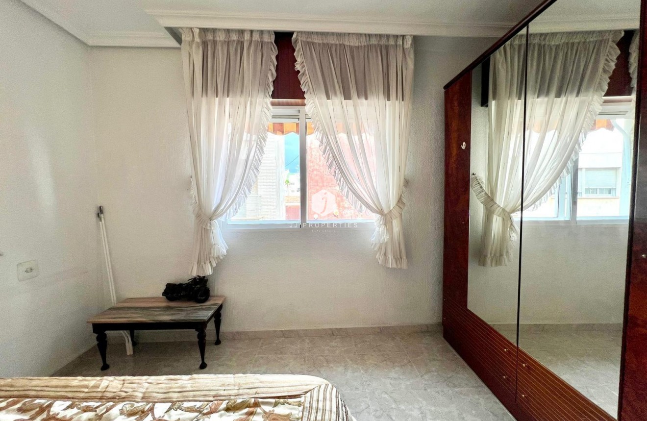 Tweedehands - Appartement / flat -
Torrevieja - Paseo maritimo