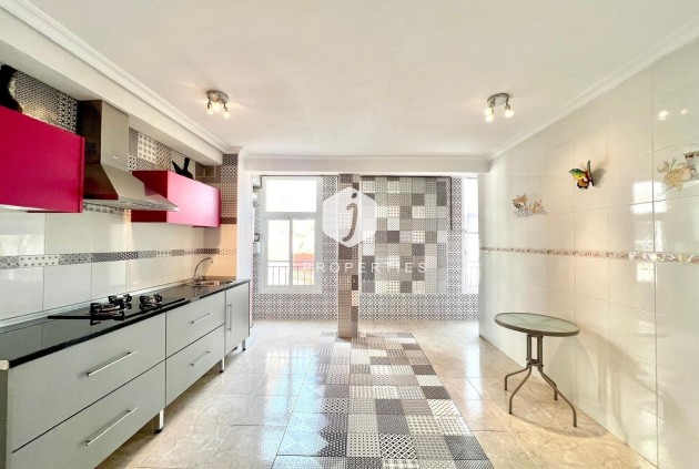 Tweedehands - Appartement / flat -
Torrevieja - Paseo maritimo