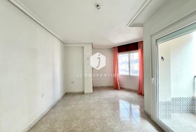 Tweedehands - Appartement / flat -
Torrevieja - Paseo maritimo