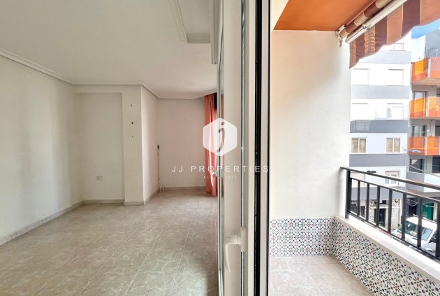 Tweedehands - Appartement / flat -
Torrevieja - Paseo maritimo