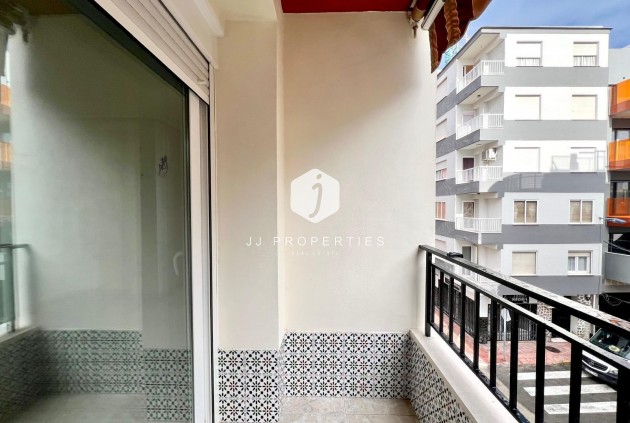 Tweedehands - Appartement / flat -
Torrevieja - Paseo maritimo