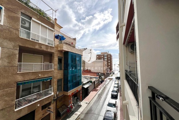 Tweedehands - Appartement / flat -
Torrevieja - Paseo maritimo
