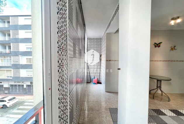 Tweedehands - Appartement / flat -
Torrevieja - Paseo maritimo