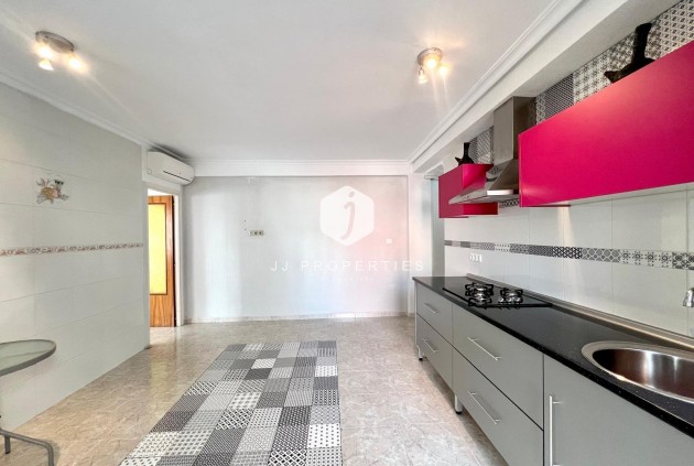 Tweedehands - Appartement / flat -
Torrevieja - Paseo maritimo