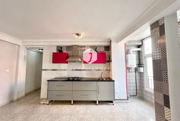 Tweedehands - Appartement / flat -
Torrevieja - Paseo maritimo