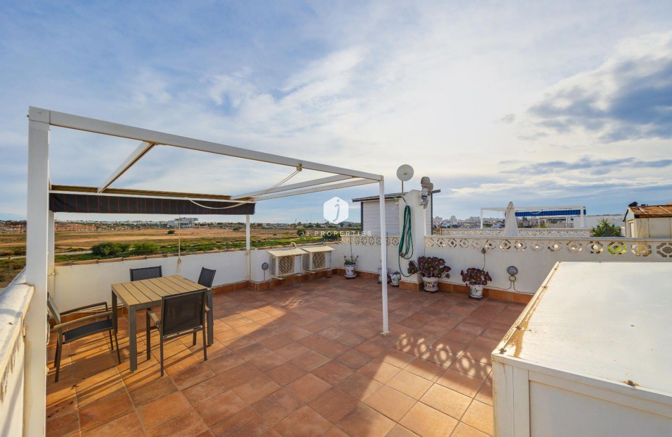 Tweedehands - Bungalow -
Torrevieja - La Siesta - El Salado - Torreta