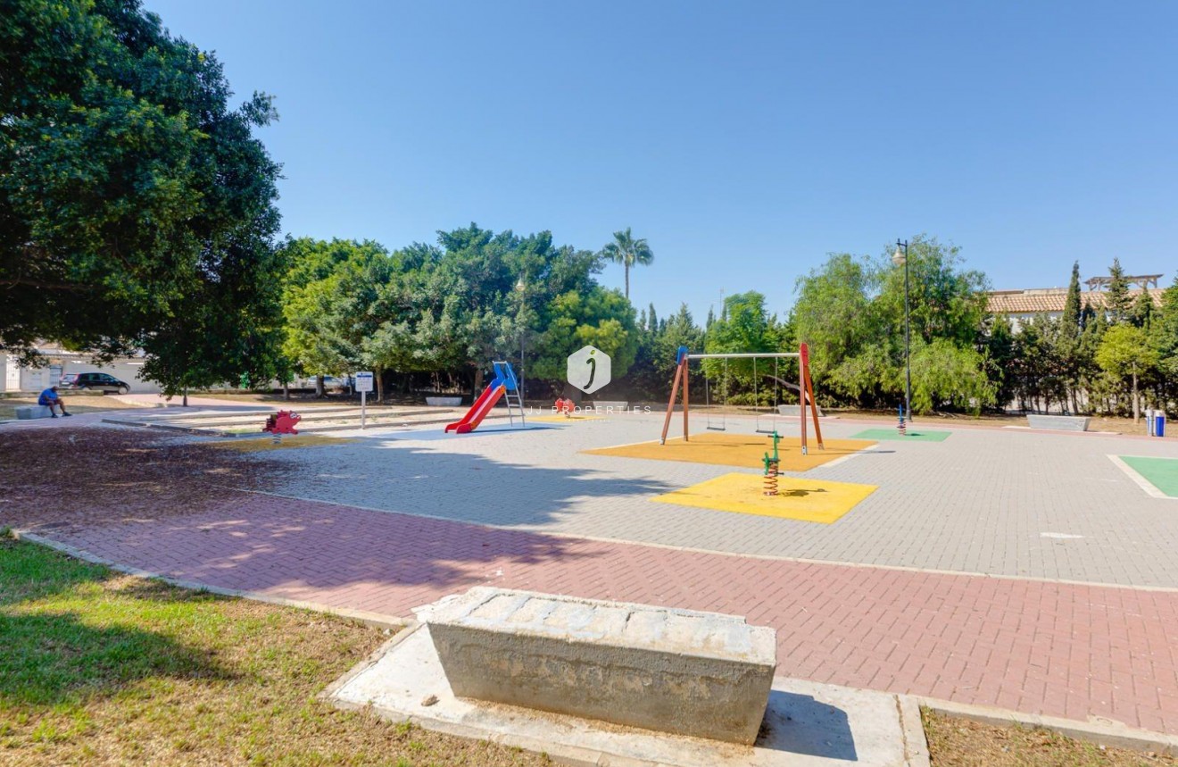 Tweedehands - Bungalow -
Torrevieja - La Siesta - El Salado - Torreta