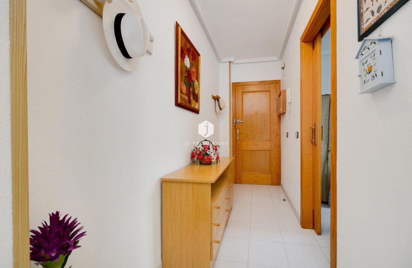 Tweedehands - Appartement / flat -
Torrevieja - Acequion