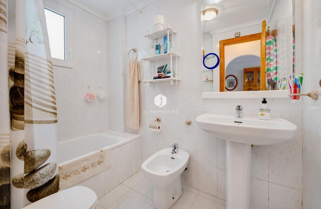 Tweedehands - Appartement / flat -
Torrevieja - Acequion