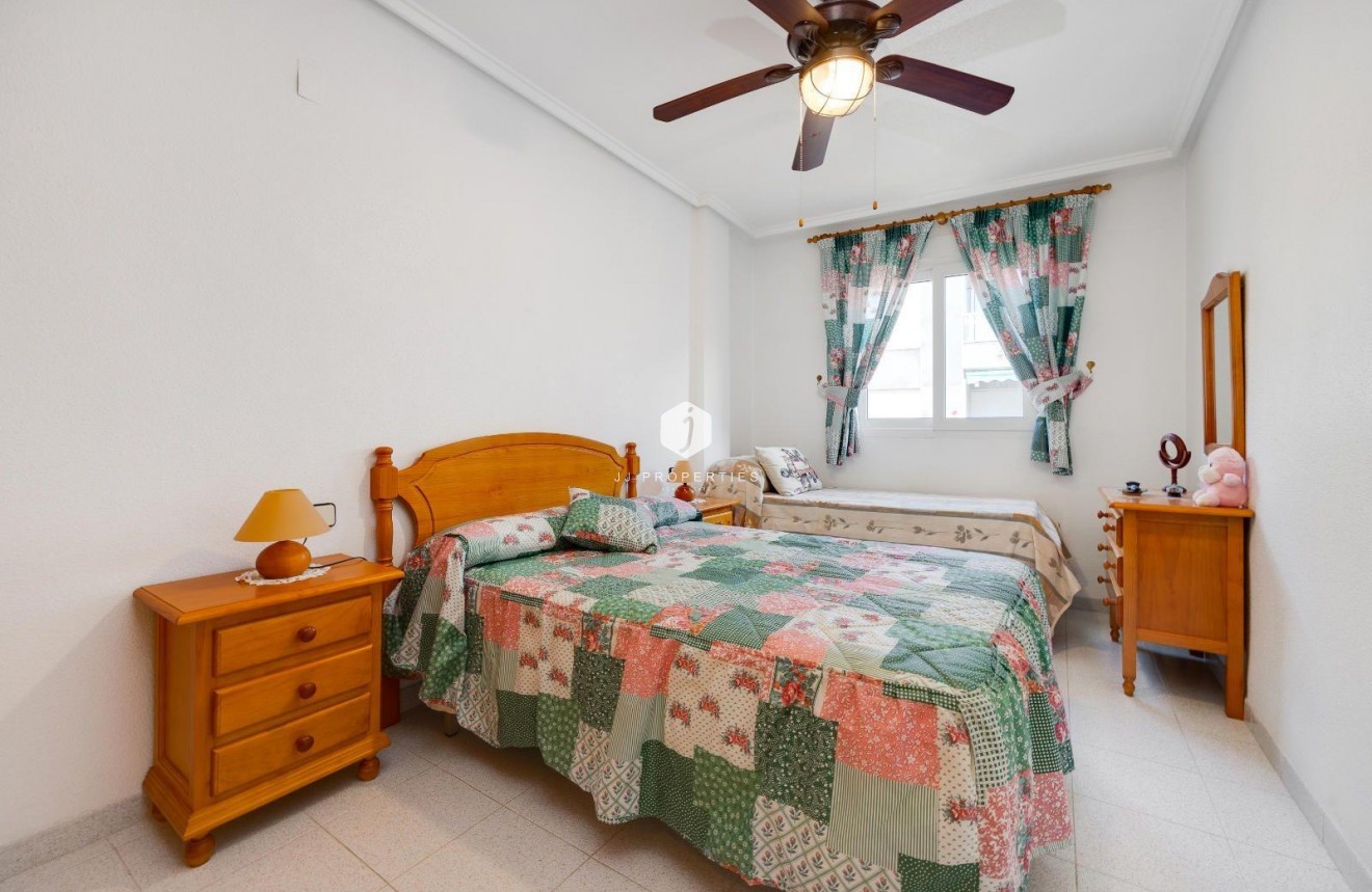 Tweedehands - Appartement / flat -
Torrevieja - Acequion