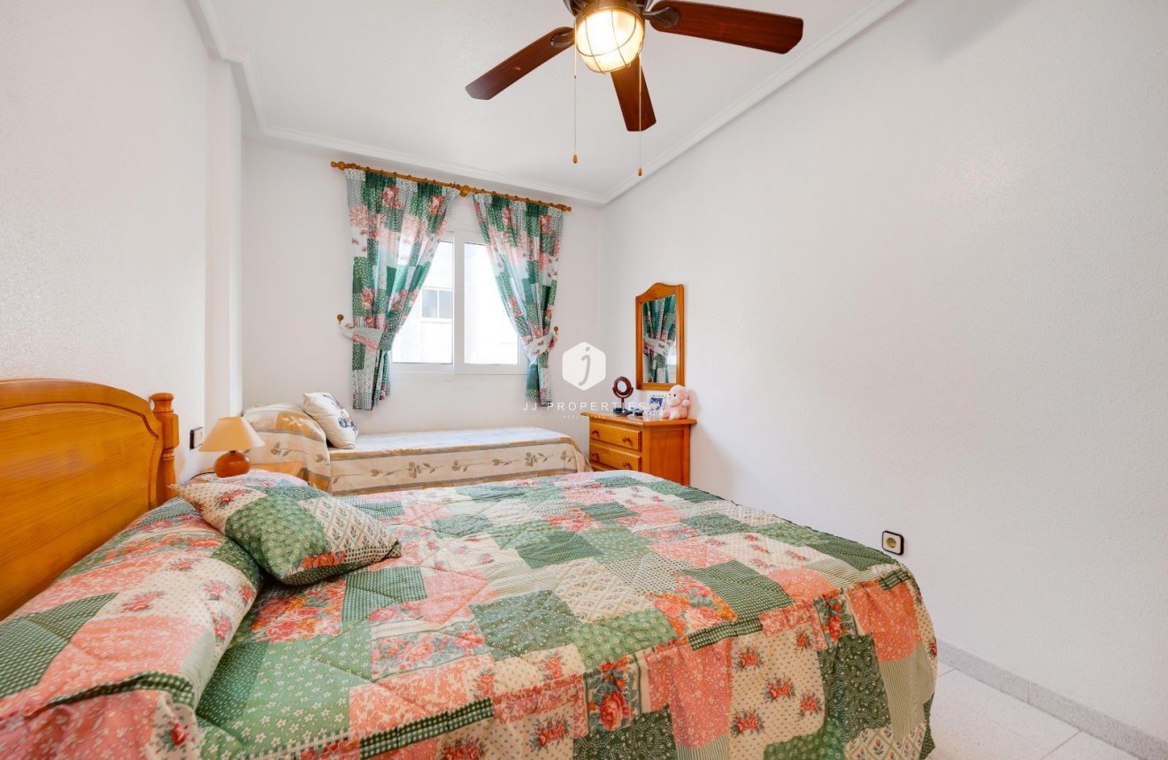 Tweedehands - Appartement / flat -
Torrevieja - Acequion