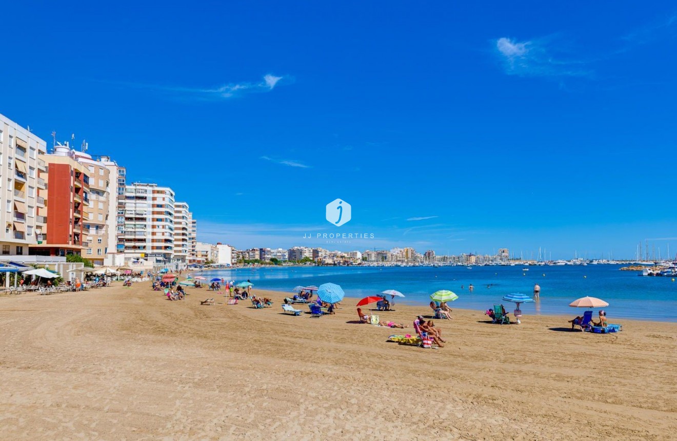 Tweedehands - Appartement / flat -
Torrevieja - Acequion