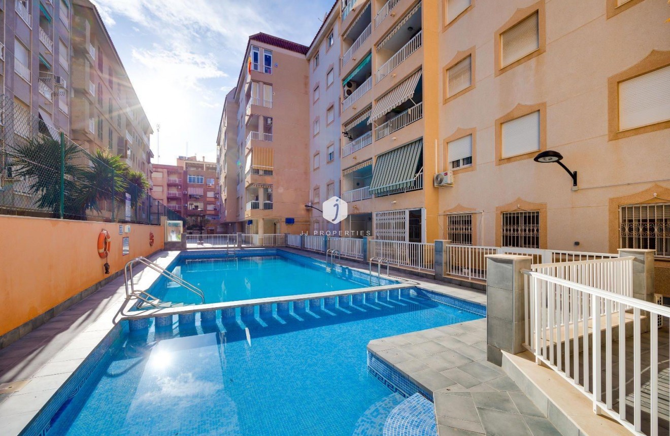 Tweedehands - Appartement / flat -
Torrevieja - Acequion