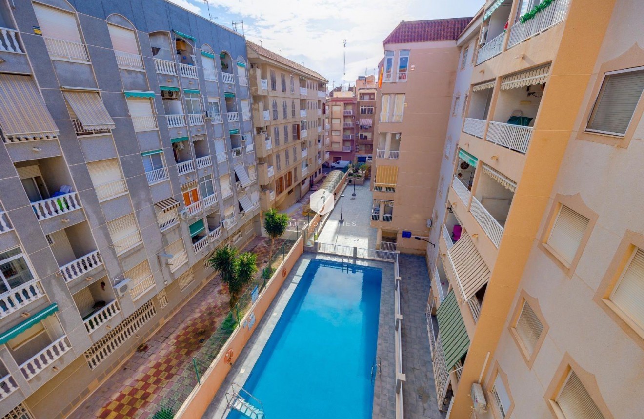 Tweedehands - Appartement / flat -
Torrevieja - Acequion