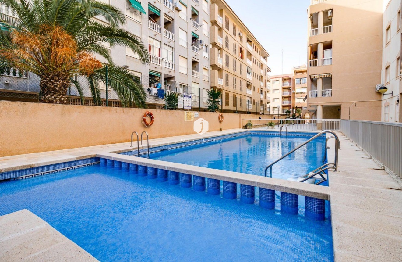 Tweedehands - Appartement / flat -
Torrevieja - Acequion