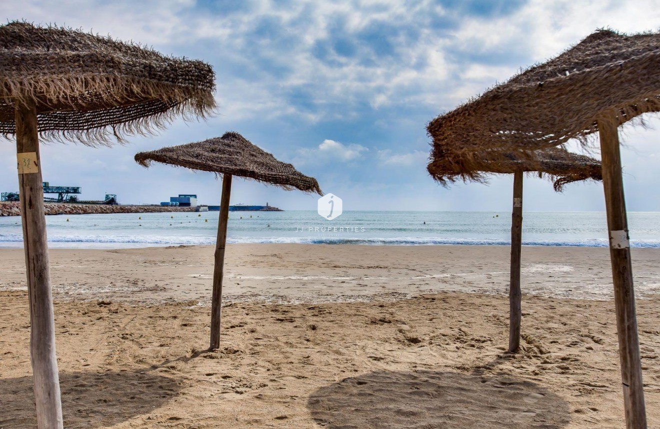 Tweedehands - Appartement / flat -
Torrevieja - Acequion