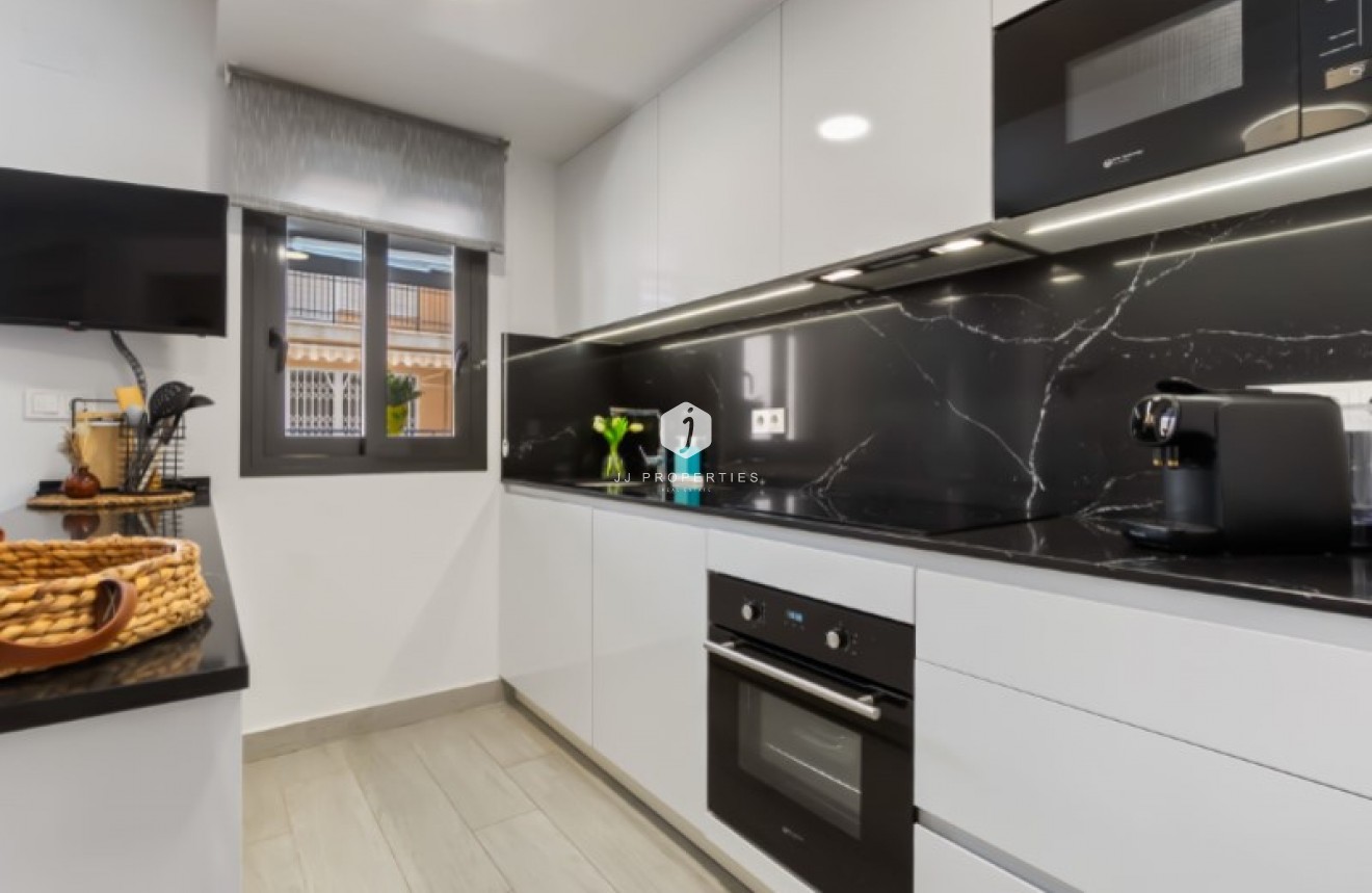 Tweedehands - Appartement / flat -
Torrevieja - Costa Blanca