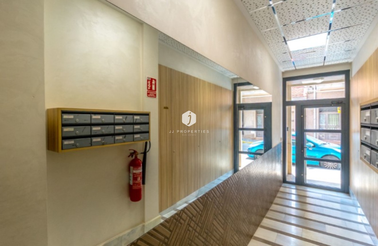 Tweedehands - Appartement / flat -
Torrevieja - Costa Blanca