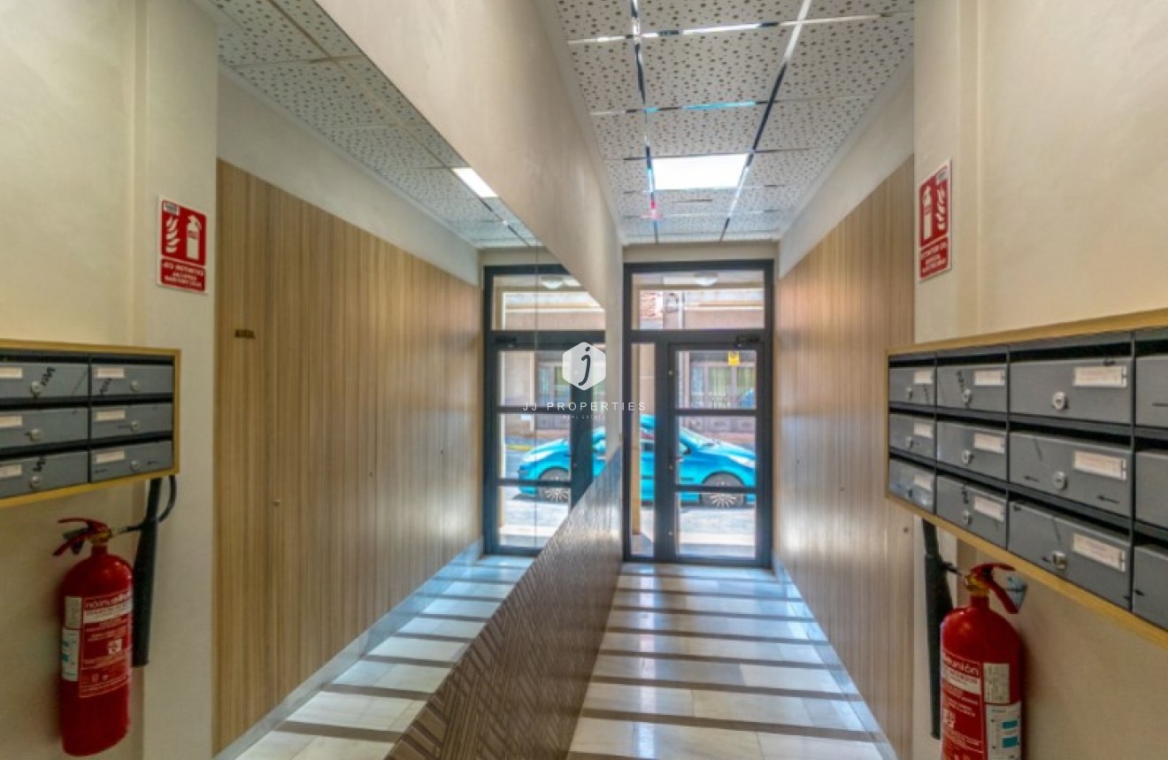 Tweedehands - Appartement / flat -
Torrevieja - Costa Blanca