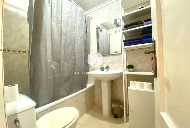 Resale - Apartment / flat -
Torrevieja - Estacion de autobuses