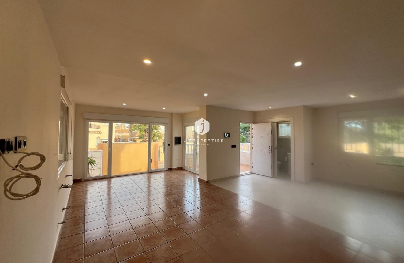 Tweedehands - Villa -
Orihuela Costa - Villamartín-las Filipinas