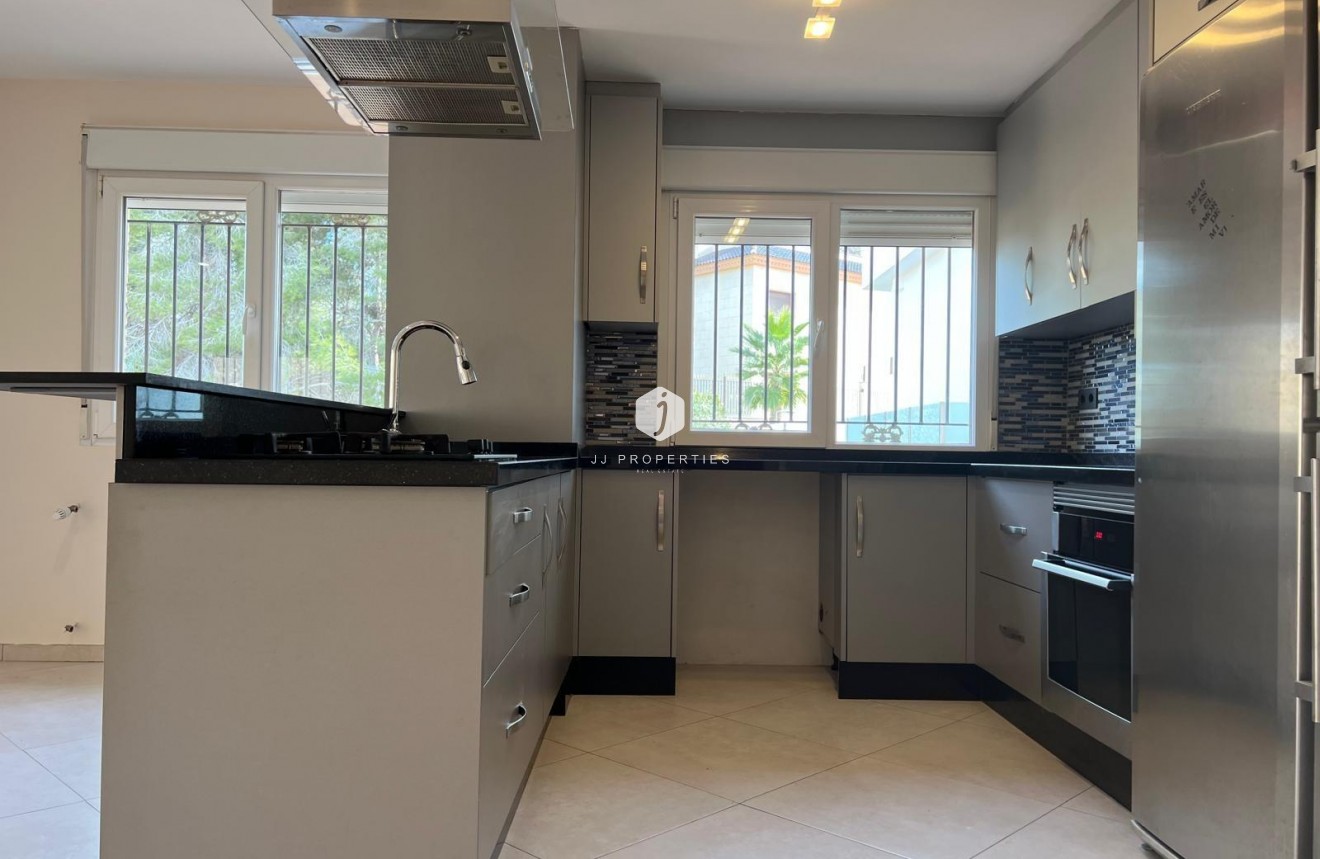 Tweedehands - Villa -
Orihuela Costa - Villamartín-las Filipinas