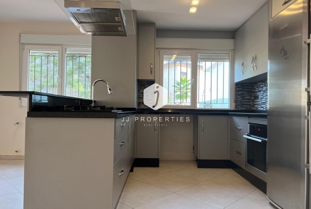 Tweedehands - Villa -
Orihuela Costa - Villamartín-las Filipinas